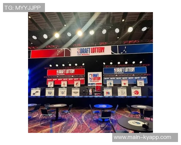 克里斯蒂称赞弗拉格传球能力出色完全适应NBA比赛节奏 克里斯蒂称赞弗拉格传球能力出色完全适应NBA比赛节奏