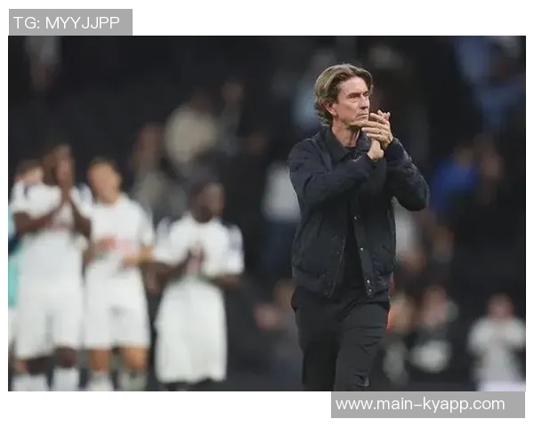 弗兰克赛后与莫耶斯共饮解压同行者理解彼此的心情 弗兰克赛后与莫耶斯共饮解压同行者理解彼此的心情