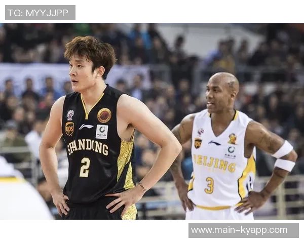 小乔丹季前赛无球队签约训练之余担任孩子私人司机的生活分享