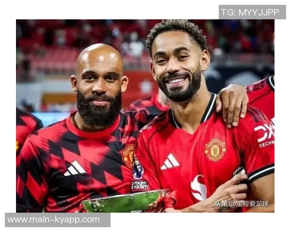 姆伯莫回忆曼联球迷热情并强调三叉戟仍需提升的关键点 姆伯莫回忆曼联球迷热情并强调三叉戟仍需提升的关键点